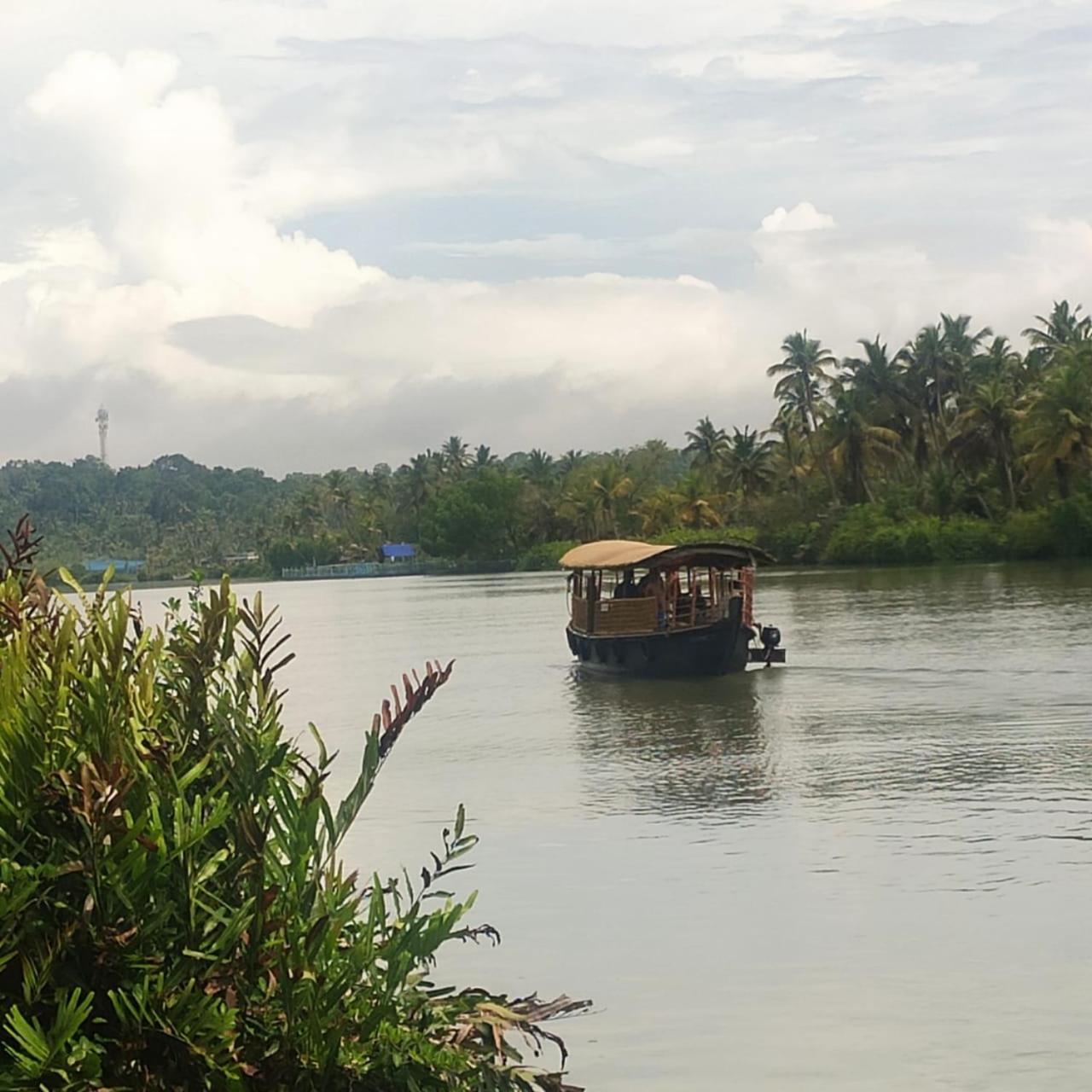 Munroe Inn Homestay Kollam Extérieur photo