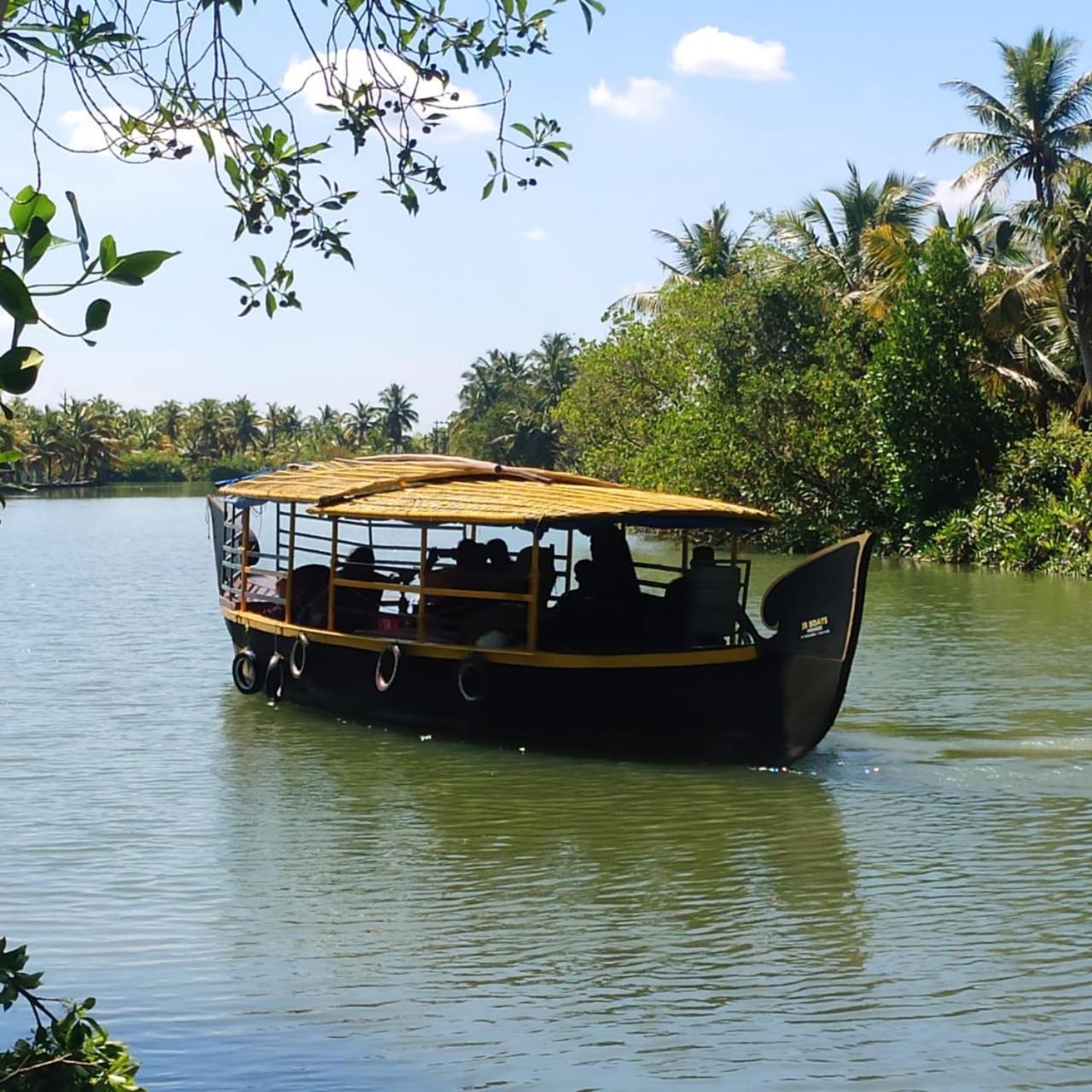 Munroe Inn Homestay Kollam Extérieur photo